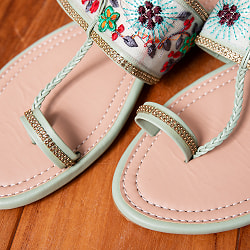 チャッパルと呼ばれるゴージャス刺繍のサンダル - グリーン - サブ4