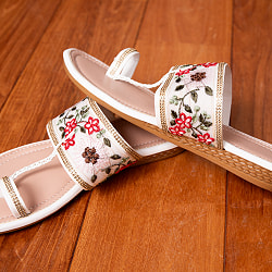 チャッパルと呼ばれるゴージャス刺繍のサンダル - ホワイト - サブ5