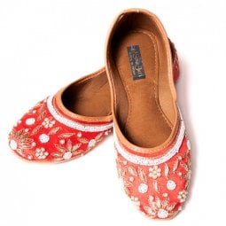 ゴージャス刺繍のマハラニフラットシューズ