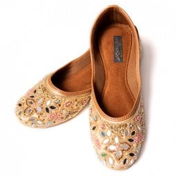 ゴージャス刺繍のマハラニフラットシューズ