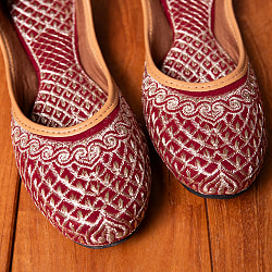 ゴージャス刺繍のマハラニフラットシューズ - サブ4