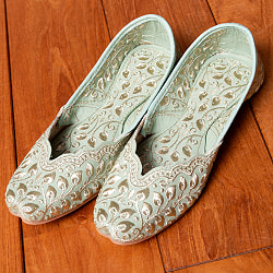 ゴージャス刺繍のマハラニフラットシューズ - サブ2