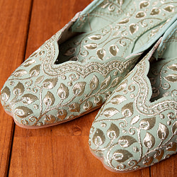 ゴージャス刺繍のマハラニフラットシューズ - サブ3