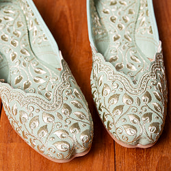 ゴージャス刺繍のマハラニフラットシューズ - サブ4