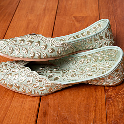 ゴージャス刺繍のマハラニフラットシューズ - サブ5