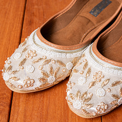 ゴージャス刺繍のマハラニフラットシューズ - サブ3