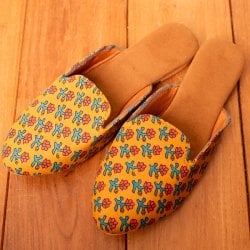 ウッドブロックで彩られた フラットミュール