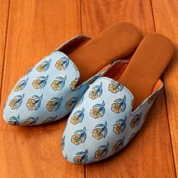 ウッドブロックで彩られた フラットミュール