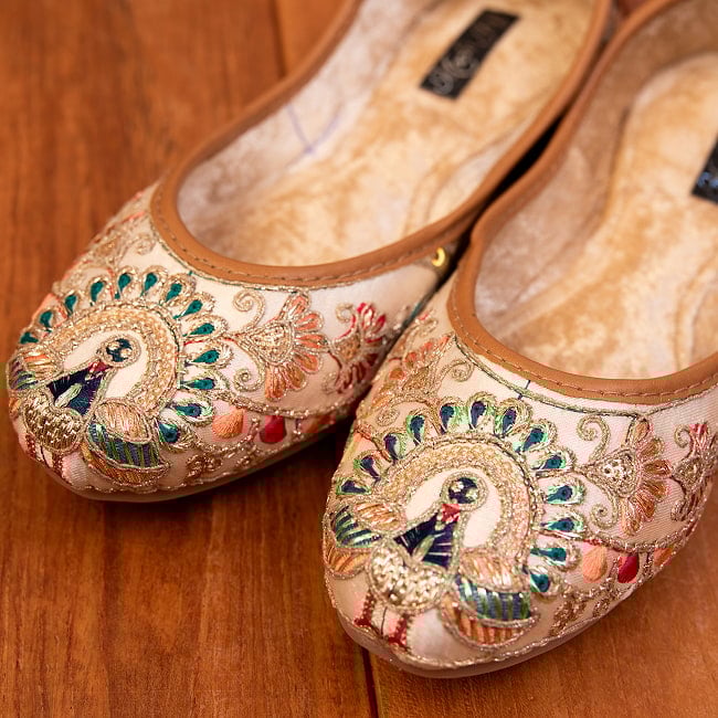 ゴージャス刺繍のマハラニフラットシューズ 3 - 拡大写真です