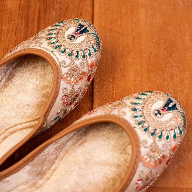 ゴージャス刺繍のマハラニフラットシューズ 8 - とても綺麗な装飾