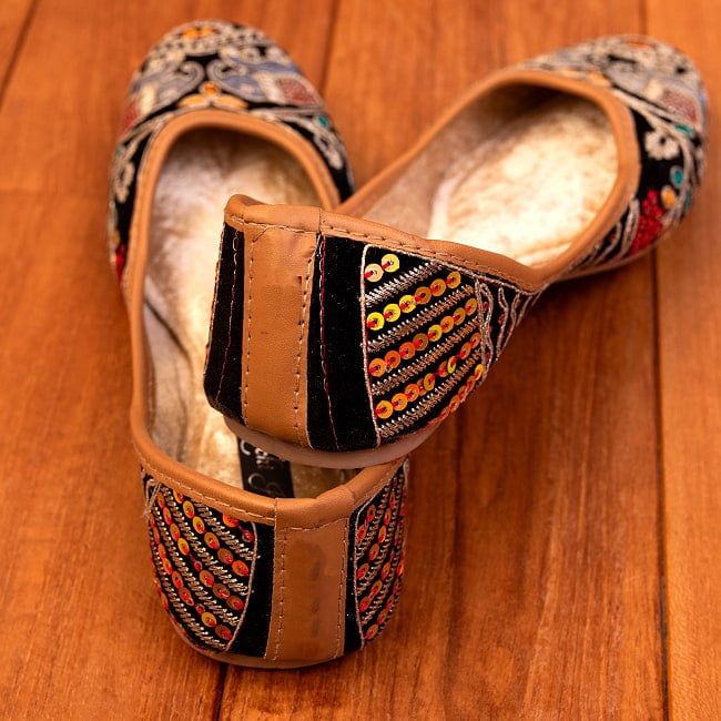 ゴージャス刺繍のマハラニフラットシューズ 6 - かかと部分です