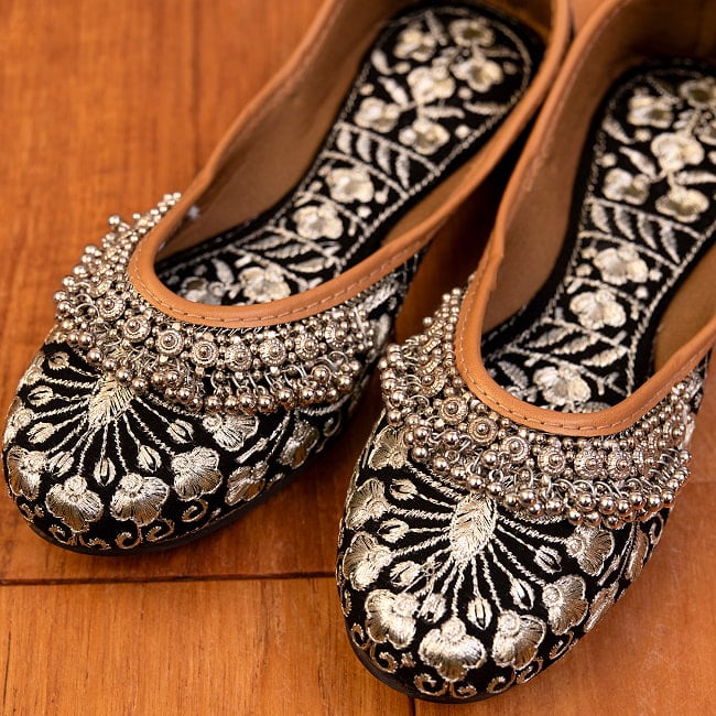ゴージャス刺繍のマハラニフラットシューズ 3 - 拡大写真です