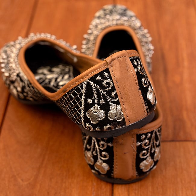 ゴージャス刺繍のマハラニフラットシューズ 6 - かかと部分です