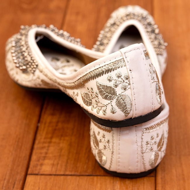 ゴージャス刺繍のマハラニフラットシューズ 6 - かかと部分です