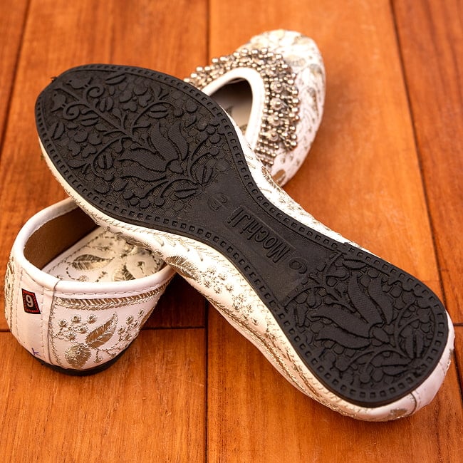 ゴージャス刺繍のマハラニフラットシューズ 9 - アウトソールの写真です