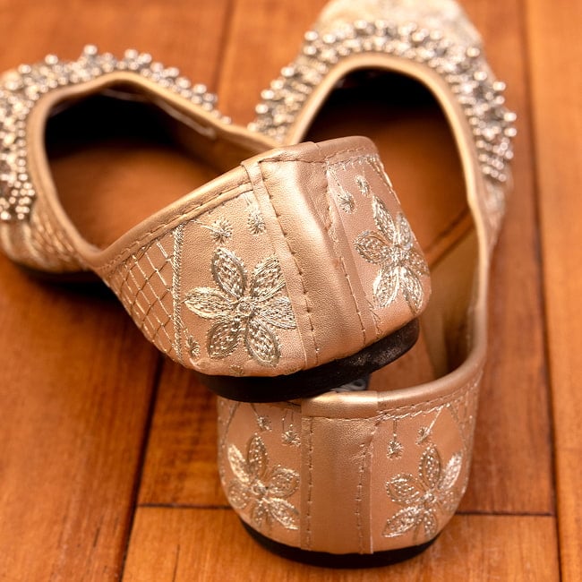 ゴージャス刺繍のマハラニフラットシューズ 6 - かかと部分です