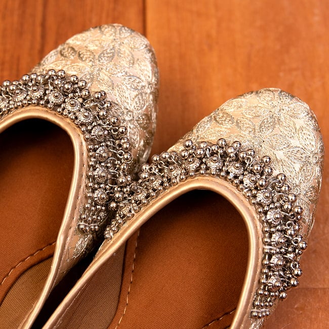 ゴージャス刺繍のマハラニフラットシューズ 8 - とても綺麗な装飾
