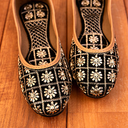 ゴージャス刺繍のマハラニフラットシューズ - サブ4