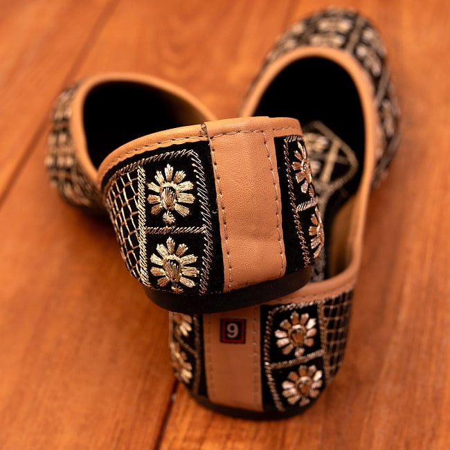 ゴージャス刺繍のマハラニフラットシューズ 6 - かかと部分です