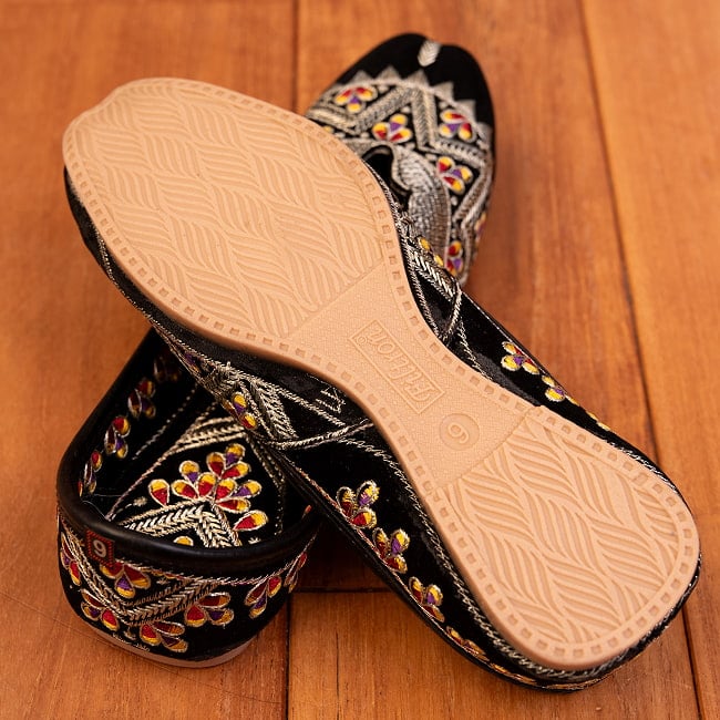 ゴージャス刺繍のマハラニフラットシューズ 9 - アウトソールの写真です