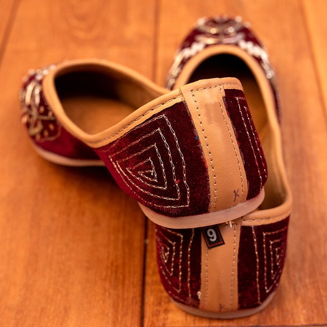 ゴージャス刺繍のマハラニフラットシューズ 6 - かかと部分です