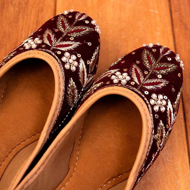 ゴージャス刺繍のマハラニフラットシューズ 8 - とても綺麗な装飾