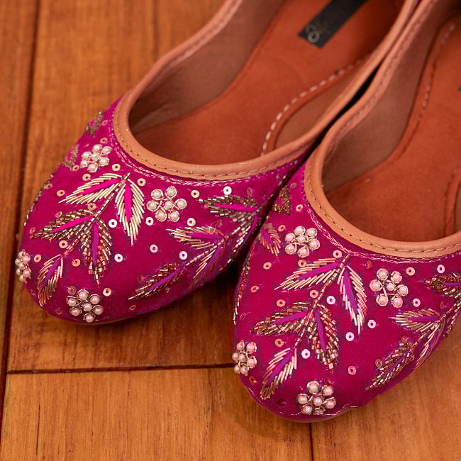 ゴージャス刺繍のマハラニフラットシューズ 3 - 拡大写真です
