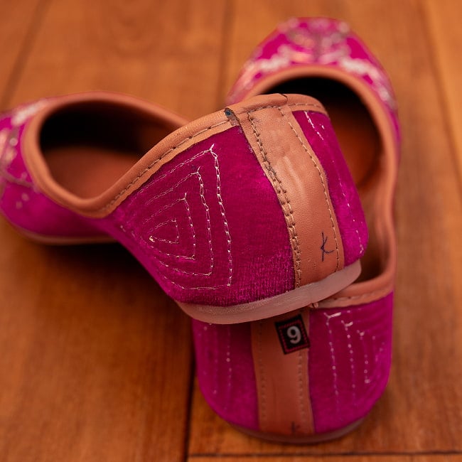 ゴージャス刺繍のマハラニフラットシューズ 6 - かかと部分です