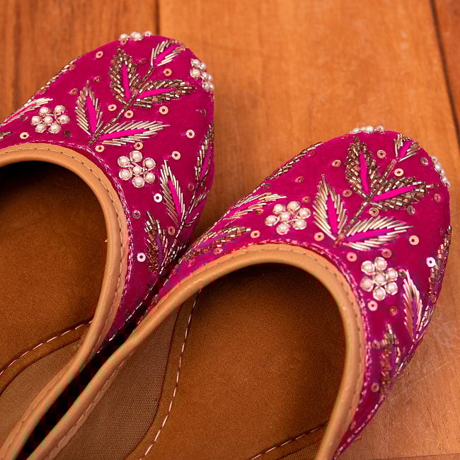 ゴージャス刺繍のマハラニフラットシューズ 8 - とても綺麗な装飾