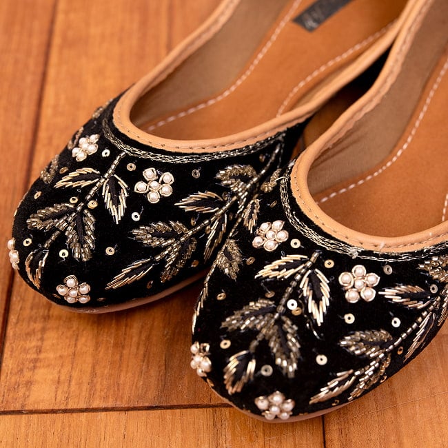 ゴージャス刺繍のマハラニフラットシューズ 3 - 拡大写真です