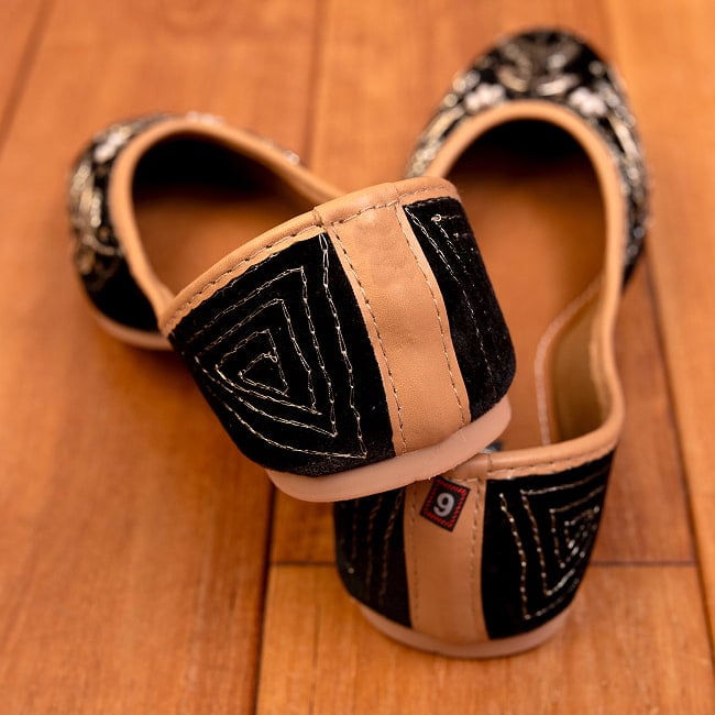 ゴージャス刺繍のマハラニフラットシューズ 6 - かかと部分です