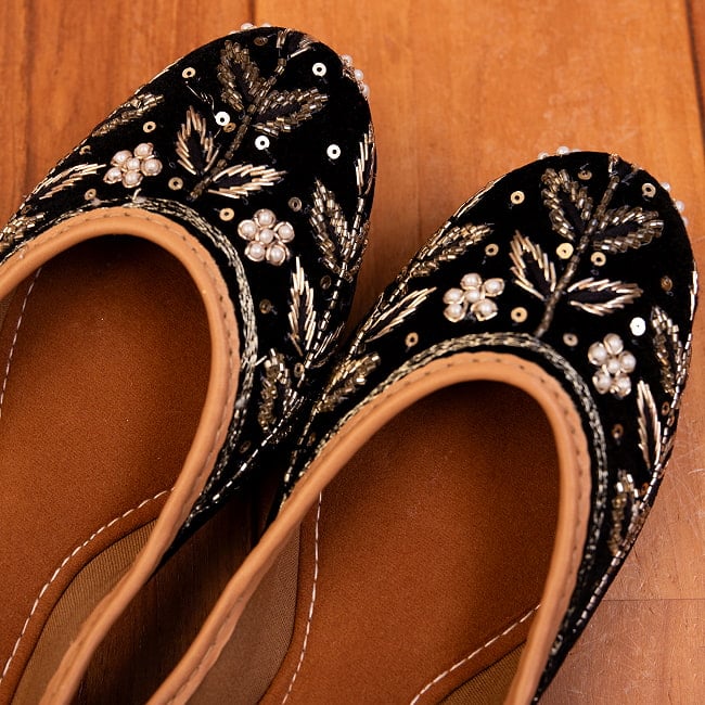 ゴージャス刺繍のマハラニフラットシューズ 8 - とても綺麗な装飾