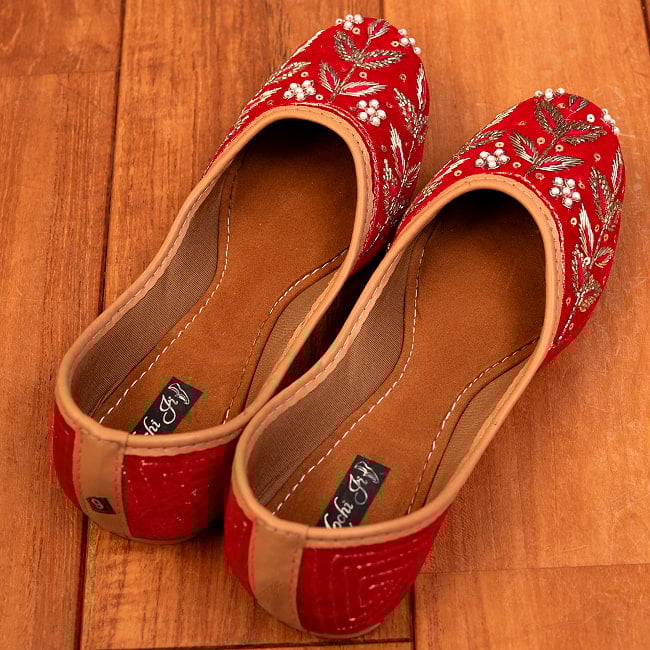 ゴージャス刺繍のマハラニフラットシューズ 7 - 上からの写真です