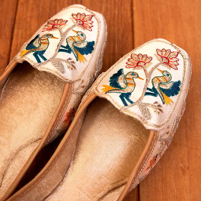 ゴージャス刺繍のマハラニフラットシューズ 8 - とても綺麗な装飾