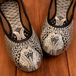 ゴージャス刺繍のマハラニフラットシューズ - サブ4