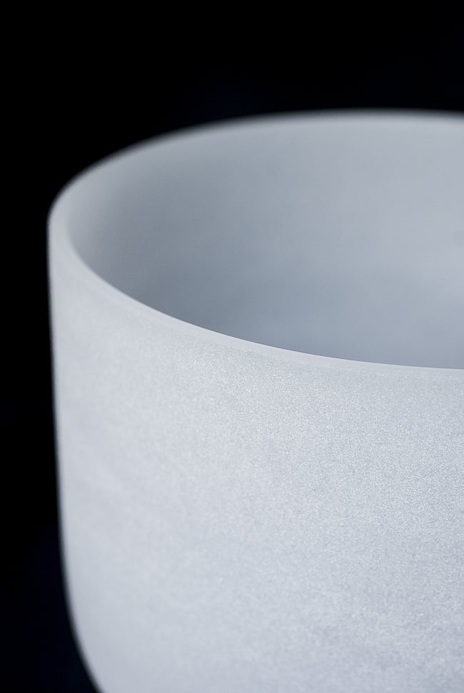 【A音程】第6チャクラ(3rd Eye)クリスタルシンギングボウル 直径18cm 2 - 上からの写真です