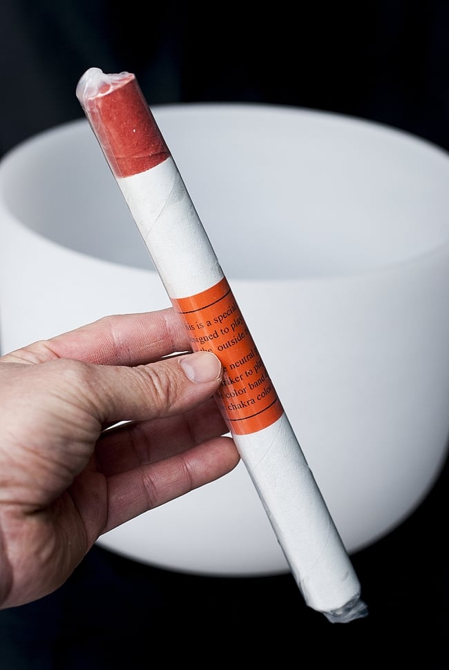 【D音程】第2チャクラ（navel retion）クリスタルシンギングボウル 直径28.5cm 5 - 金属製のシンギングボウルも味わい深いですが、クリスタルシンギングボウルの響きは空間が振動するほど凄いです。