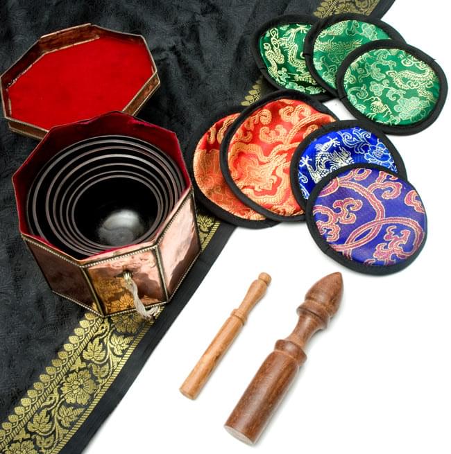 通常品・一点物】チベタン シンギングボール 7ボウルセット 飾り 通常品・一点物】チベタン シンギングボール 7ボウルセット 飾り