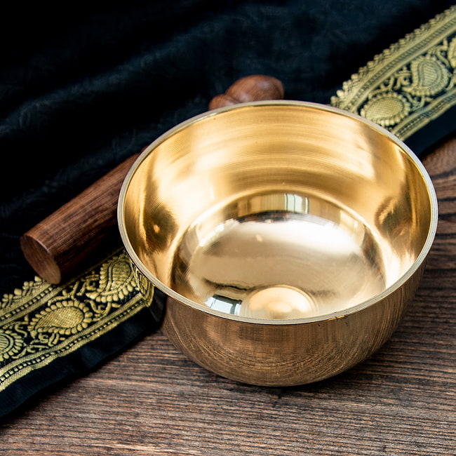 シンプルシンギングボウル 12cmの写真シンギングボール,シンプルシンギングボウル,シンギングボウル,Singing Bowl,ボウル,ネパール 楽器,ネパール 打楽器,民族楽器