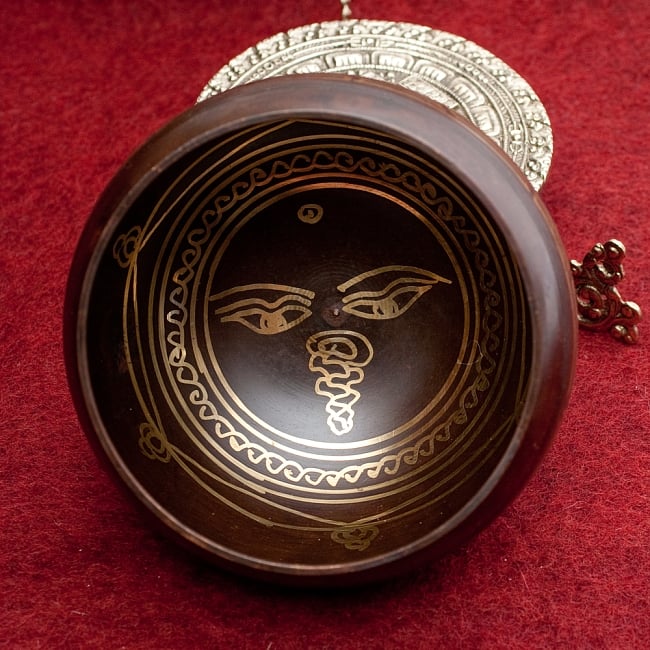 【一点物】チベタンシンギングボウル【音階:B】 668g(スティック付属) 3 - 上からの撮影となります。