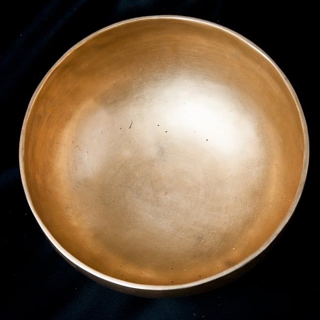 【一点物】アンティックシンギングボウル【音階:E】919g(スティック付属) 4 - 上からの図です。