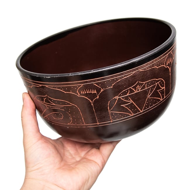 【一点物】ライトウェイトシンギングボウル - 直径：21cm キー：G# 6 - 手に取るとこれくらいの大きさです・