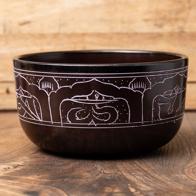 【一点物】ライトウェイトシンギングボウル - 直径:15.5cm キー:F 2 - 角度を変えてみてみました。