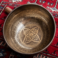 【一点物】チベタンアンティックシンギングボウル【音階:C#】 985g(スティック付属) - サブ3