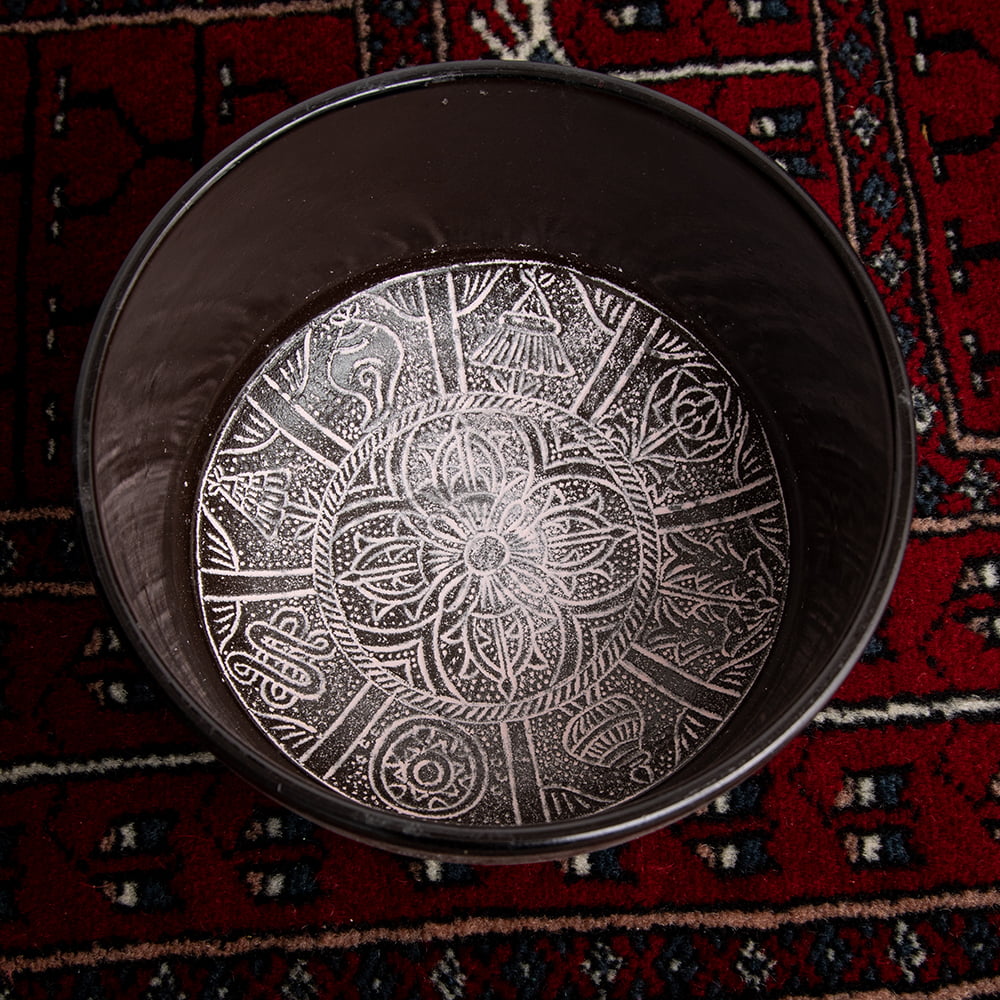 【一点物】ライトウェイトシンギングボウル - 音階：D 直径19.5cm程度1枚目の説明写真です