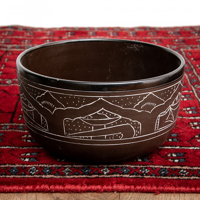 【一点物】ライトウェイトシンギングボウル - 音階：D 直径18cm程度の写真シンギングボウル,ライトウェイトシンギングボウル,ネパール 楽器,ネパール 打楽器,民族楽器