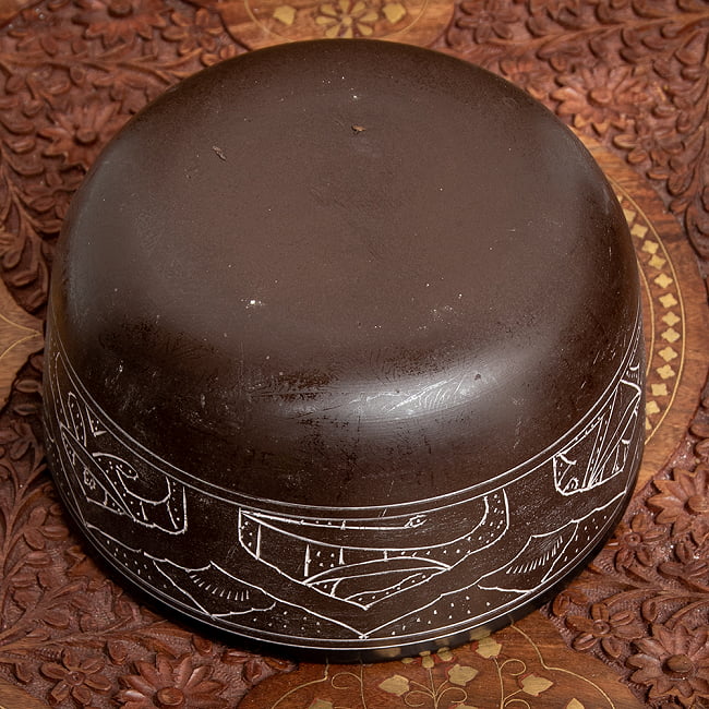 【一点物】ライトウェイトシンギングボウル - 音階：C# 直径18cm程度 5 - 底面の様子です。