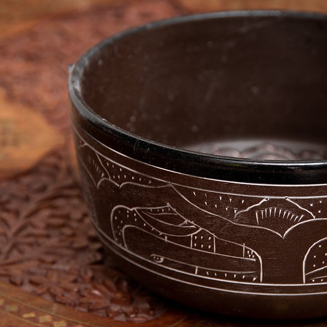 【一点物】ライトウェイトシンギングボウル - 音階：F# 直径15.5cm程度 3 - 縁の部分をスティックでこすることで豊かな倍音が広がります。