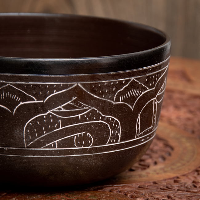 【一点物】ライトウェイトシンギングボウル - 音階:D 直径16.5cm程度 2 - 角度を変えてみてみました。