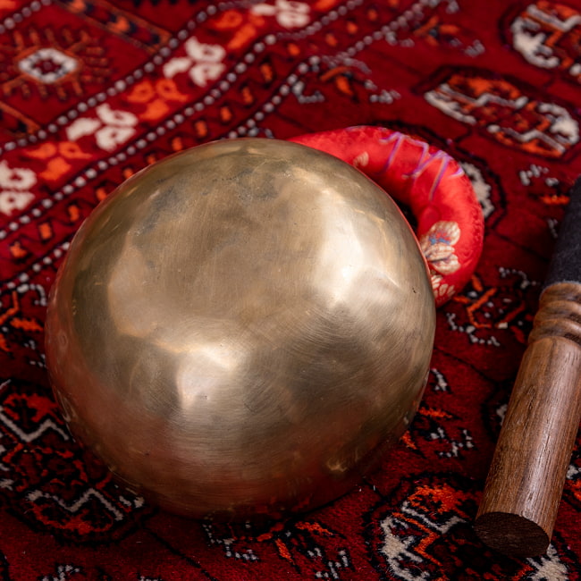 【一点物】アンティックシンギングボウル【音階:B】約610g(スティック付属) 4 - 裏側の写真です